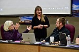 Moses Lake School Board OKs contract extension