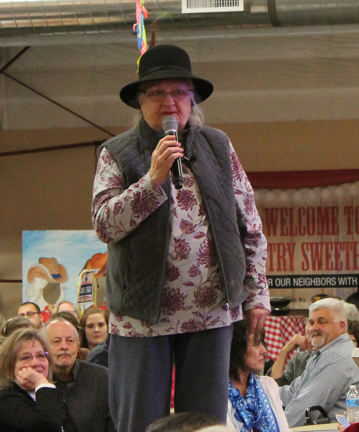 Sharon Montalva thanks attendees of the cancer foundation banquet for their support. Montalva has been battling cancer.