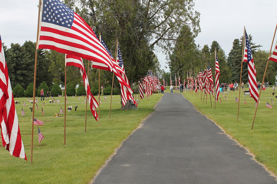 Pioneer Memorial Gardens carries on ceremony on Memorial Day | Columbia ...