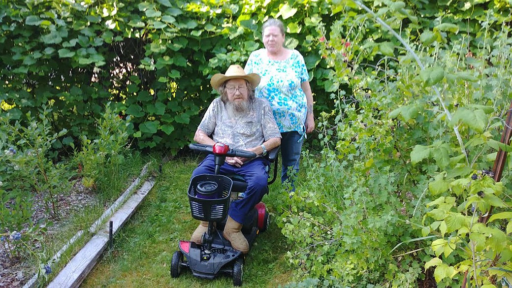 Mom and pop berry growers Mike and Deanna Pacovsky share the fruits of their labors with area residents. (Chuck Bandel/Valley Press)