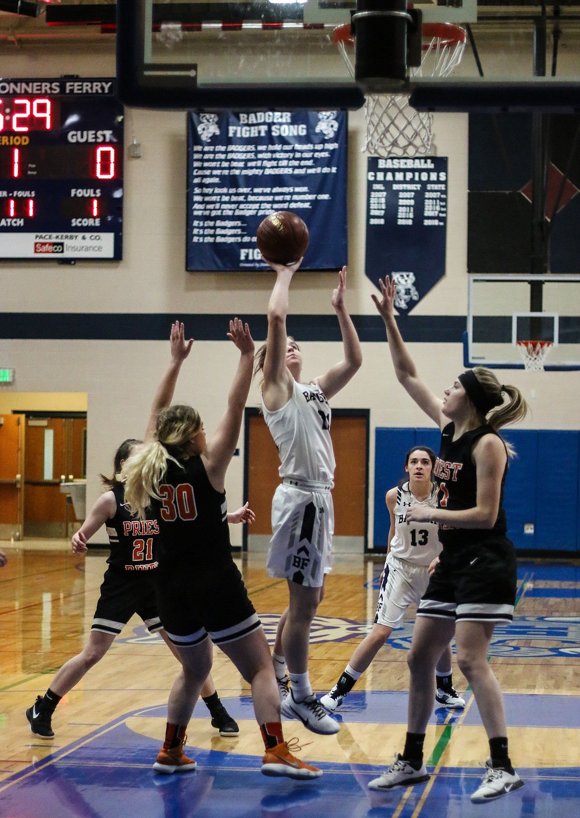 Photo by MANDI BATEMAN 
 Holly Ansley scored 12 points in the first quarter of the game against the Spartans on Jan. 23.