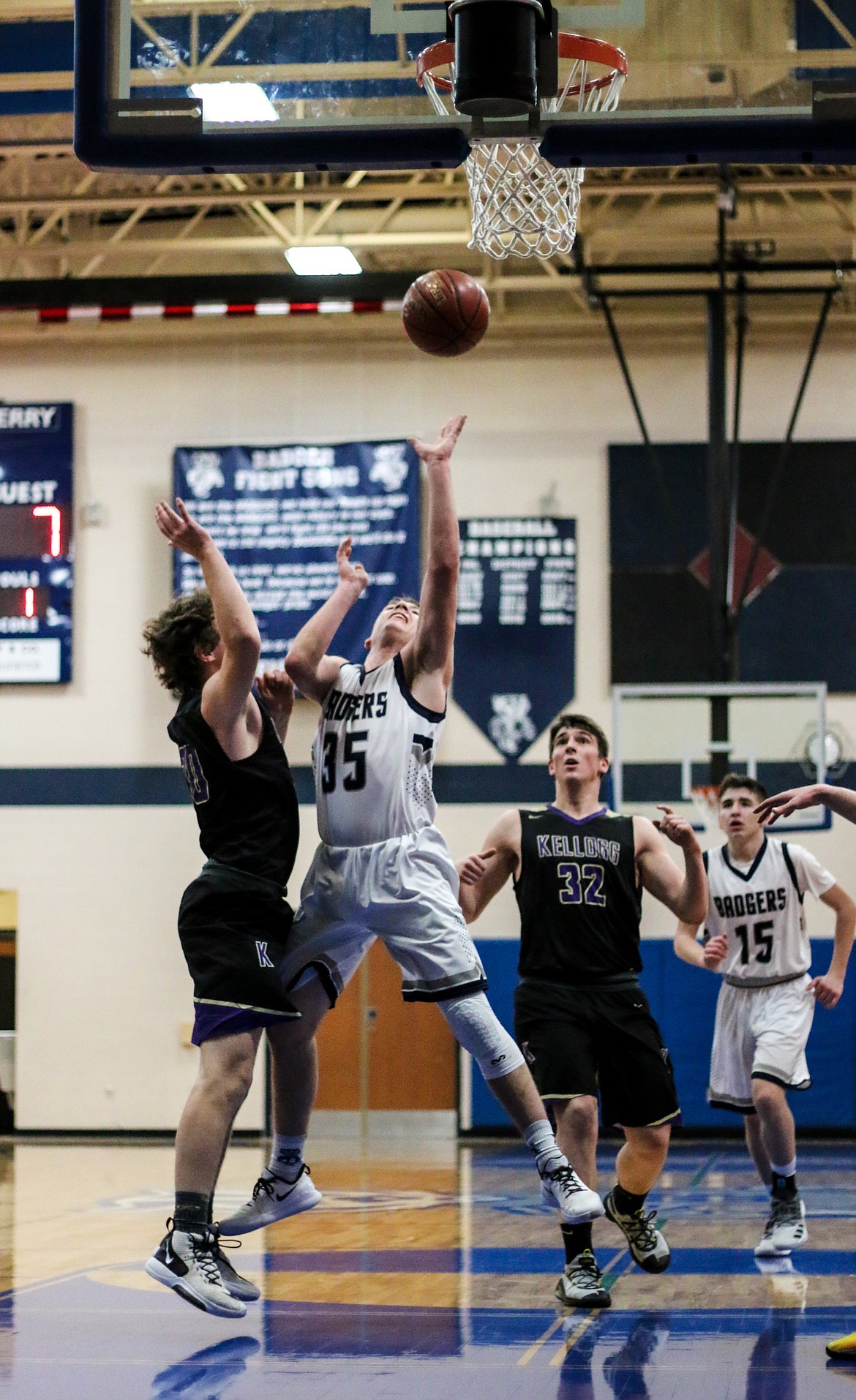 Photo by MANDI BATEMAN 
 Matt Morgan drives to the basket.