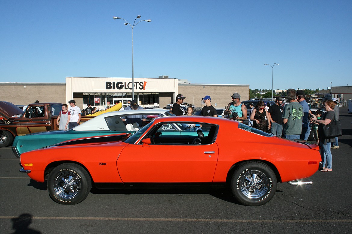 A Saturday night cruise in Moses Lake brought out the cars and the car lovers.