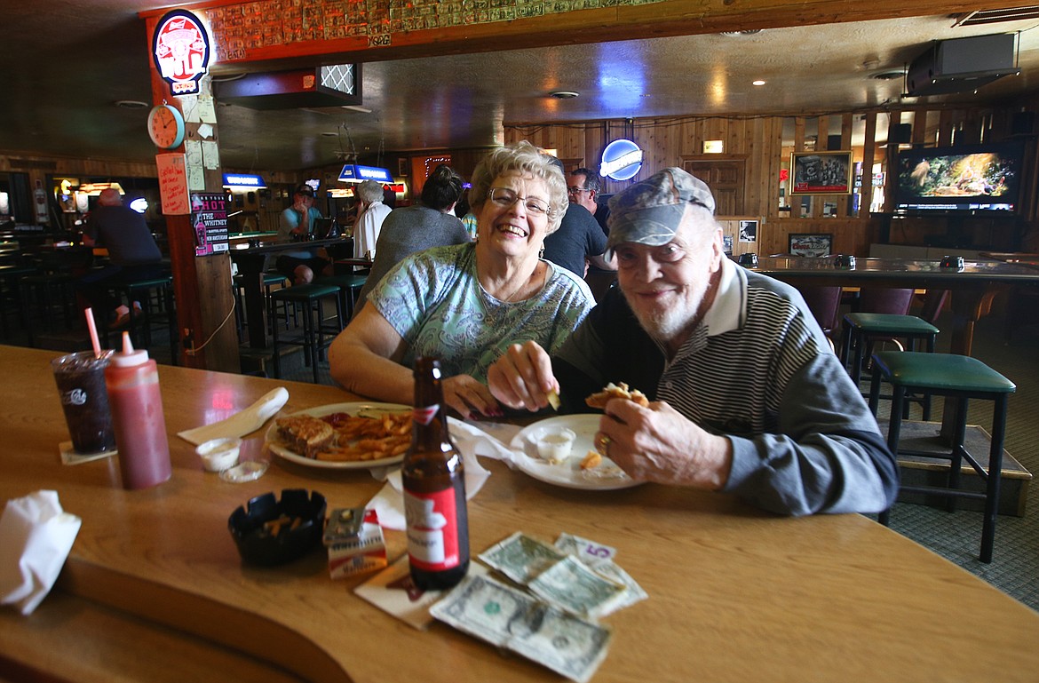 BILL BULEY/Press 
 Dave and Fran Lewis have lunch at the Falls Club Saturday afternoon.