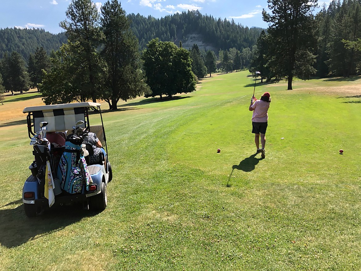 Gerry Ann Howlett teeing off on Hole 4 during Mirror Lake Ladies Golf action last week.