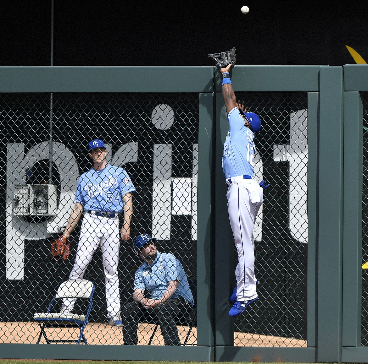 Kansas City Royals right fielder Jorge Soler couldn't reach a two-run home run ball hit by Seattle Mariners' Kyle Seager in the eighth inning on Wednesday, April 11, 2018 at Kauffman Stadium in Kansas City, Mo. (John Sleezer/Kansas City Star/TNS)