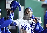Junis carries no-no into seventh, Royals rout Mariners 10-0