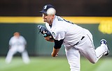 Yankees get Paxton from Mariners for Sheffield, 2 others