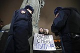 Russian lawmakers move to keep Putin in power past 2024