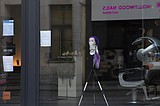 Too close for comfort: Belgian hairdressers seek shutdown
