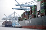 US economy grew at 2.1% rate in fourth quarter