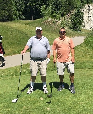 &#151;Courtesy photo
Longtime Bee sports editor and current Coeur d&#146;Alene Press editor Mark Nelke, left, and current Bee sports editor Eric Plummer teed it up recently at Media Day at the Idaho Club.