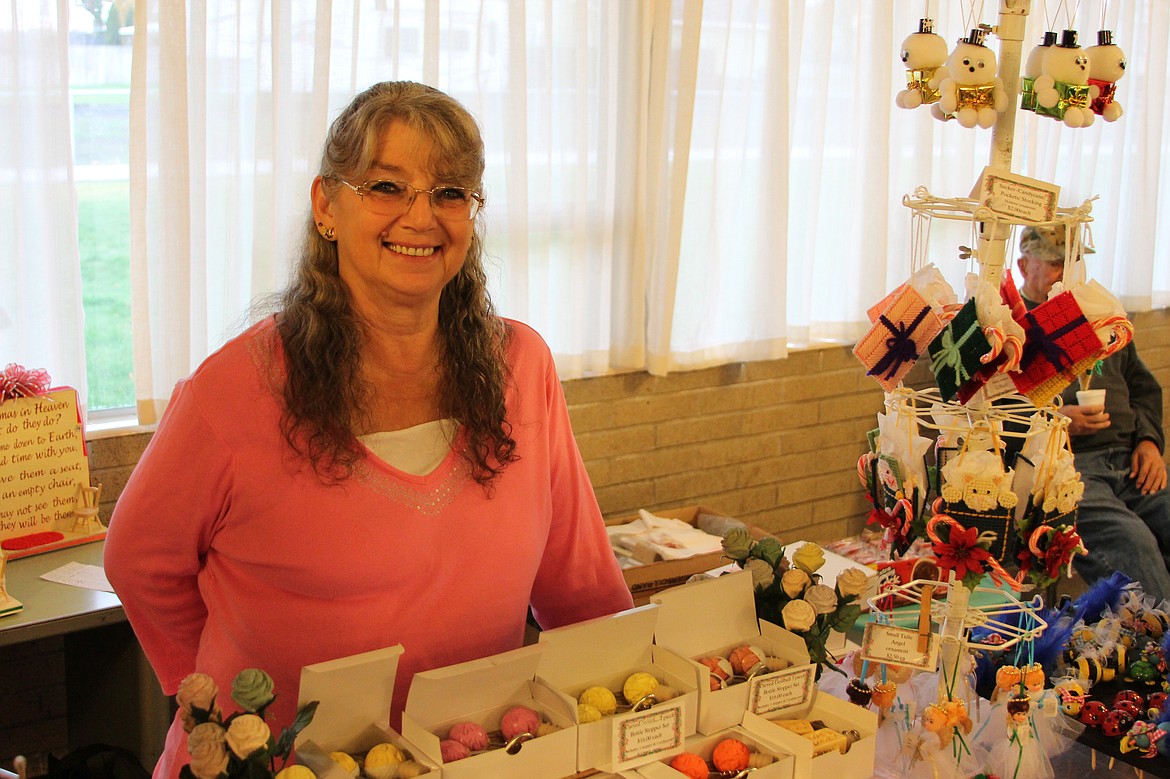 Charles H. Featherstone/Columbia Basin Herald
Judy Campbell and her golf ball art.