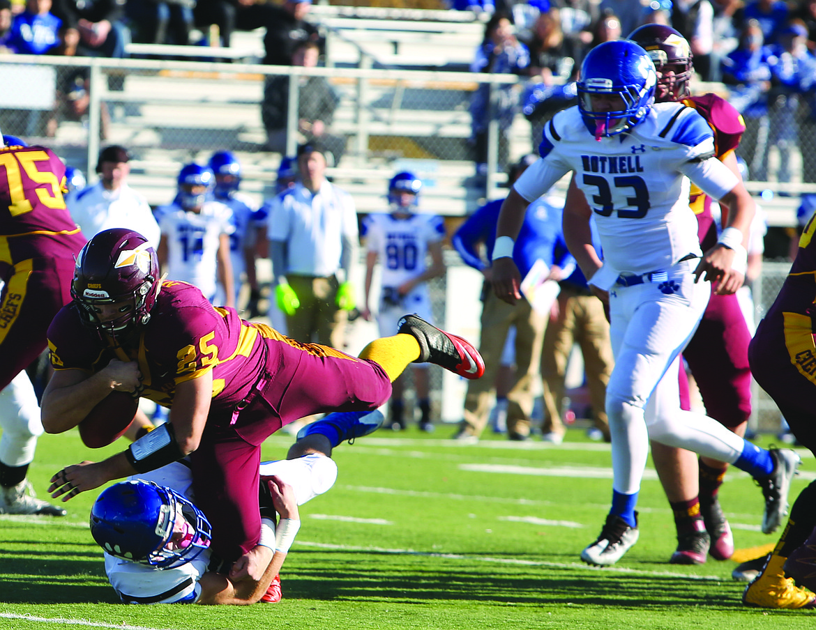 Connor Vanderweyst/Columbia Basin Herald
Moses Lake running back Draven Nevarez falls forward for extra yards.