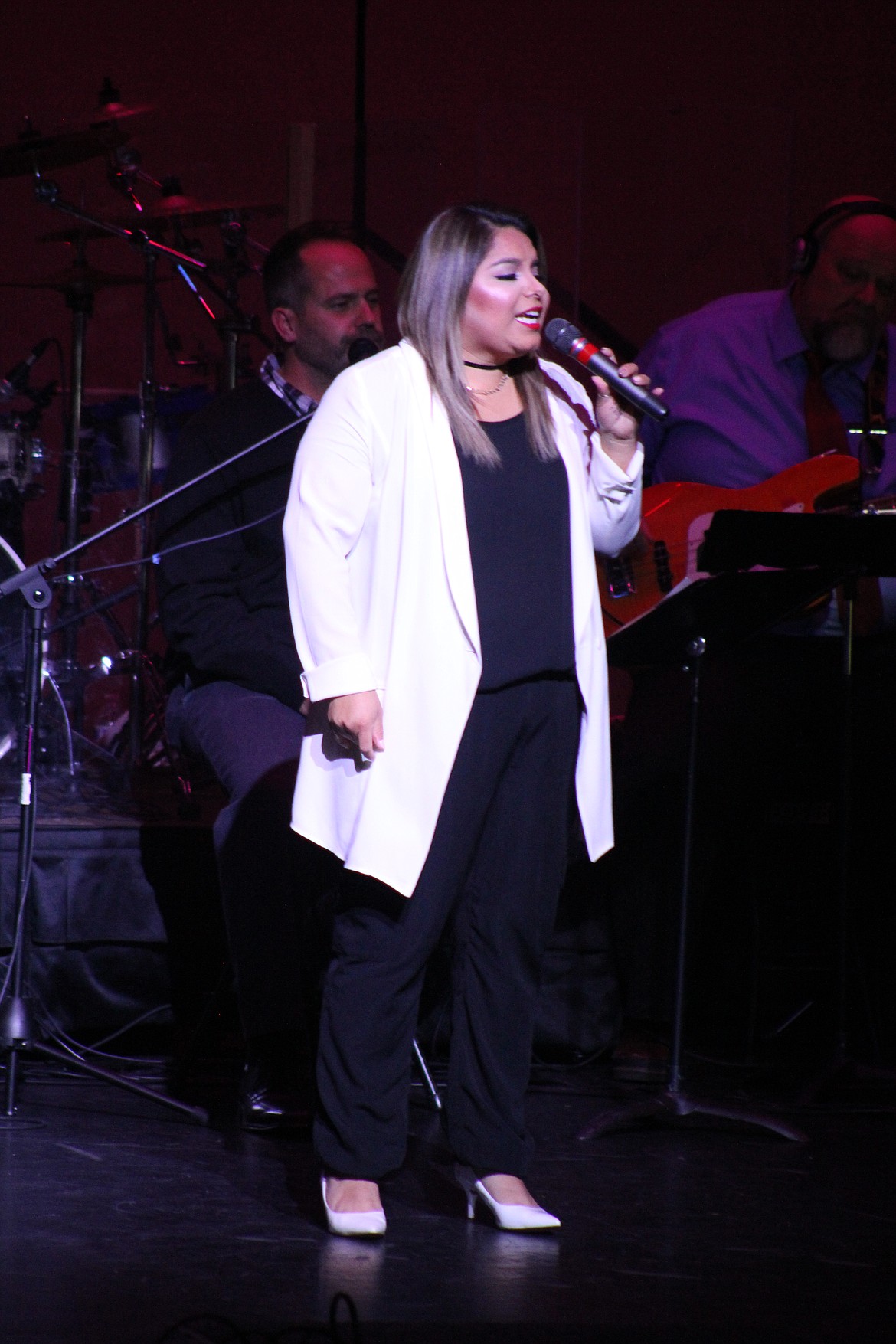 Richard Byrd/Columbia Basin Herald 
Jessica Luna hits a high note during the Serve Moses Lake benefit concert at Moses Lake High School.