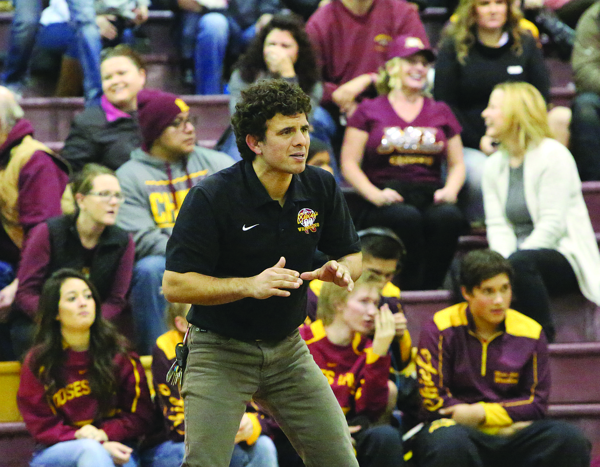 Connor Vanderweyst/Columbia Basin Herald
Moses Lake head coach Jaime Garza shouts instructions.