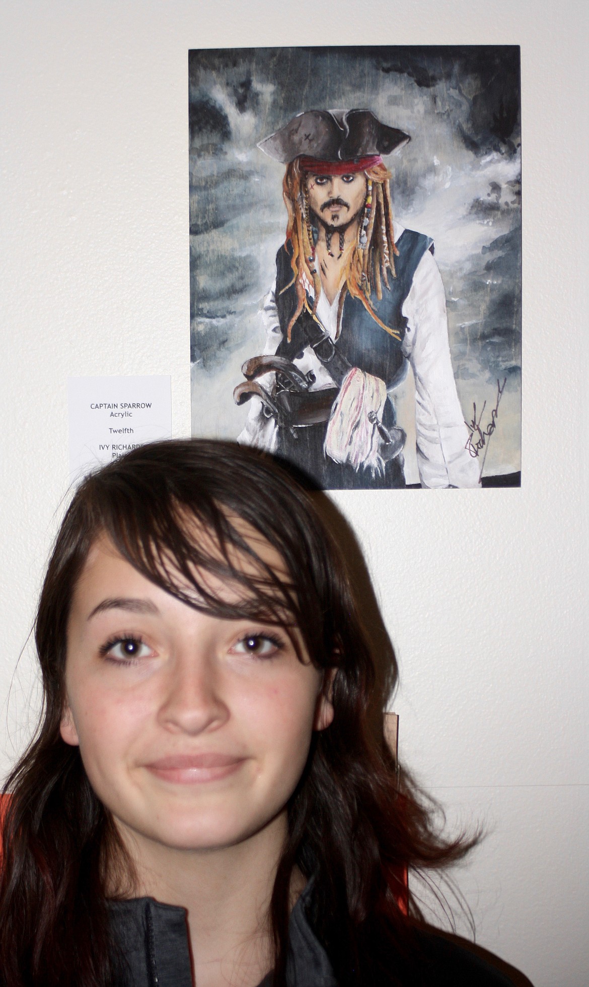 IVY RICHARDS and her painting, &#147;Captain Sparrow.&#148;