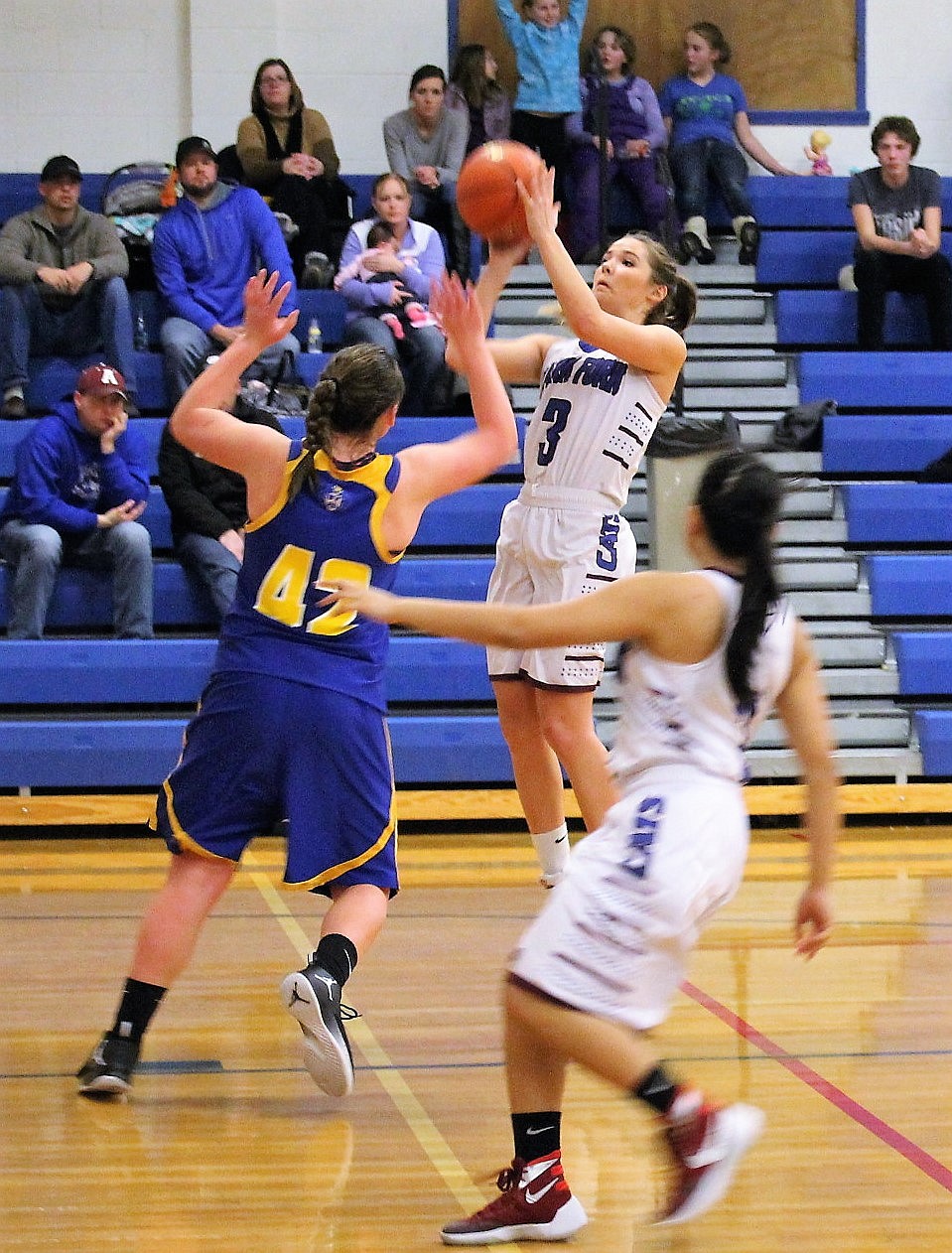 Clark Fork Mountain Lady Cat Kenzie Mueller takes a shot against Victor during Friday night&#146;s game in Alberton, with a win of 42-28. (Kathleen Woodford/Mineral Independent).