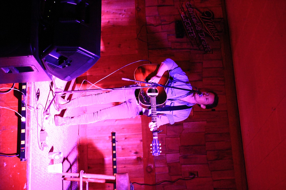 Singer-songwriter, Rick Brantley lit up the stage at The Bootlegger Bar on Friday night. The bar hosts musicians in a small venue, creating a unqiue personal experience for both the artists and patrons. (Kathleen Woodford/Mineral Independent).