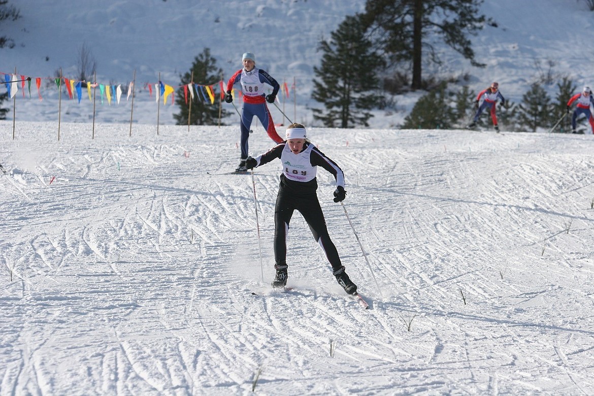 (Photo by BECKY KANNING)
Annaby Kanning skates toward the finish, where she finished second out of 21 girls in the 900 meter sprint.