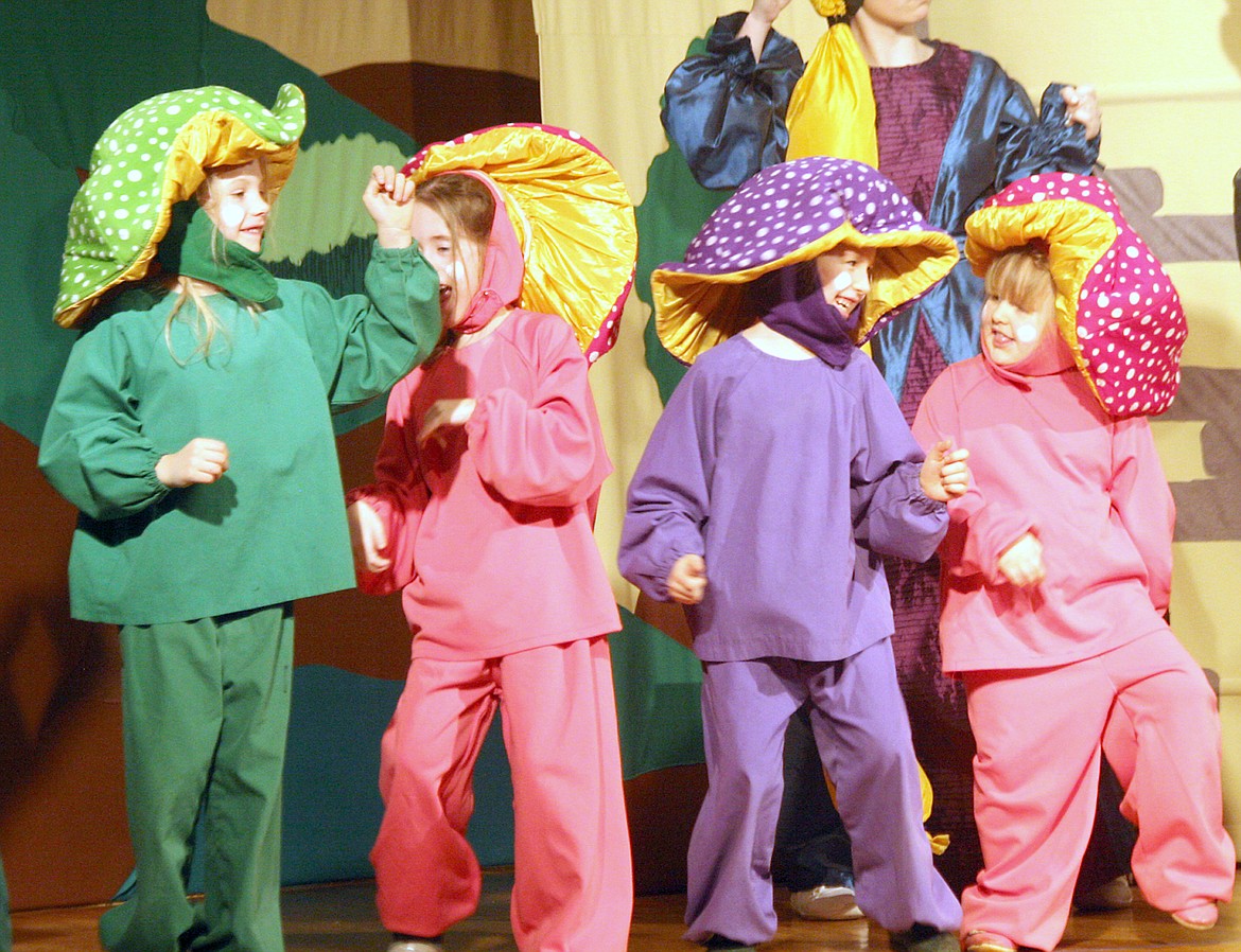 Mushrooms: Lurissa Pennock, Alex Presnell, Zoey Bernall, Sunshine Fodness. (Bethany Rolfson/TWN)