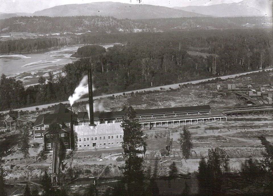 (Courtesy Boundary County Museum) 
Bonners Ferry Lumber Company operated between 1906 and 1926.