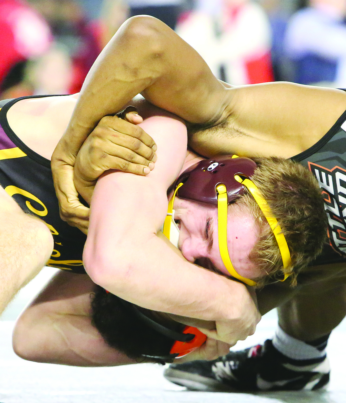 Connor Vanderweyst/Columbia Basin Herald
Moses Lake&#146;s Hunter Cruz tries to turn Battle Ground&#146;s Izaiah Duran onto his back.