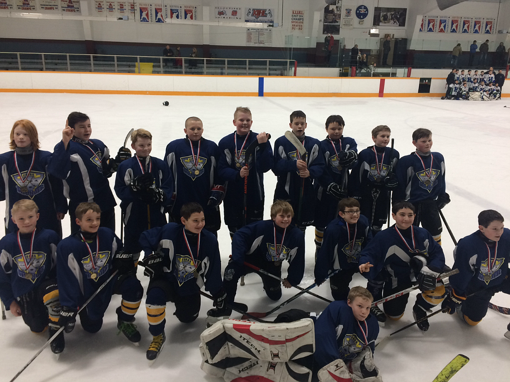 Courtesy photo
The Coeur d&#146;Alene Thunder Peewee (12 and under) hockey Team 1 placed first in the Spokane Young American Days hockey tournament Feb. 10-12. In the front is goalie Cole Andres; middle row from left, Logan Nagle, Riley Miller, Bodyn Lockett, Bailey Langley, Tyler Foubert, Calvin Coppess and Alex Butler; and back row from left, Luke Adams, Austin Wall, Quinlin Schell, Hunter Nelson, Tug Amundson, Trevor Bennett, Colby Strong, Ben Cartwright and Quintin Harrison.
Not pictured are coaches Bruce Coppess, Lee Nagle and Mike Wall.