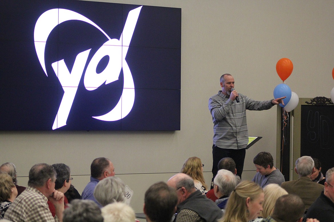 Richard Byrd/Columbia Basin Herald
Youth Dynamics Director Todd Welch welcomes the the crowd gathered at CB Tech to Saturday night&#146;s fundraiser.