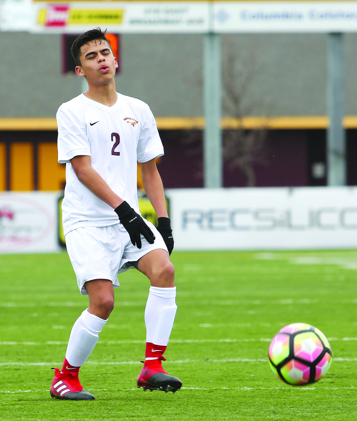 Connor Vanderweyst/Columbia Basin Herald
Moses Lake's Raymundo Curiel just misses a pass against Ferris.