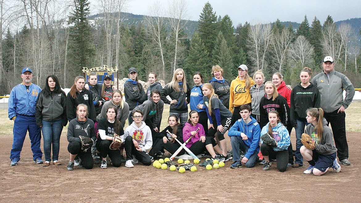 The Lady Loggers softball team. (Bethany Rolfson/TWN)