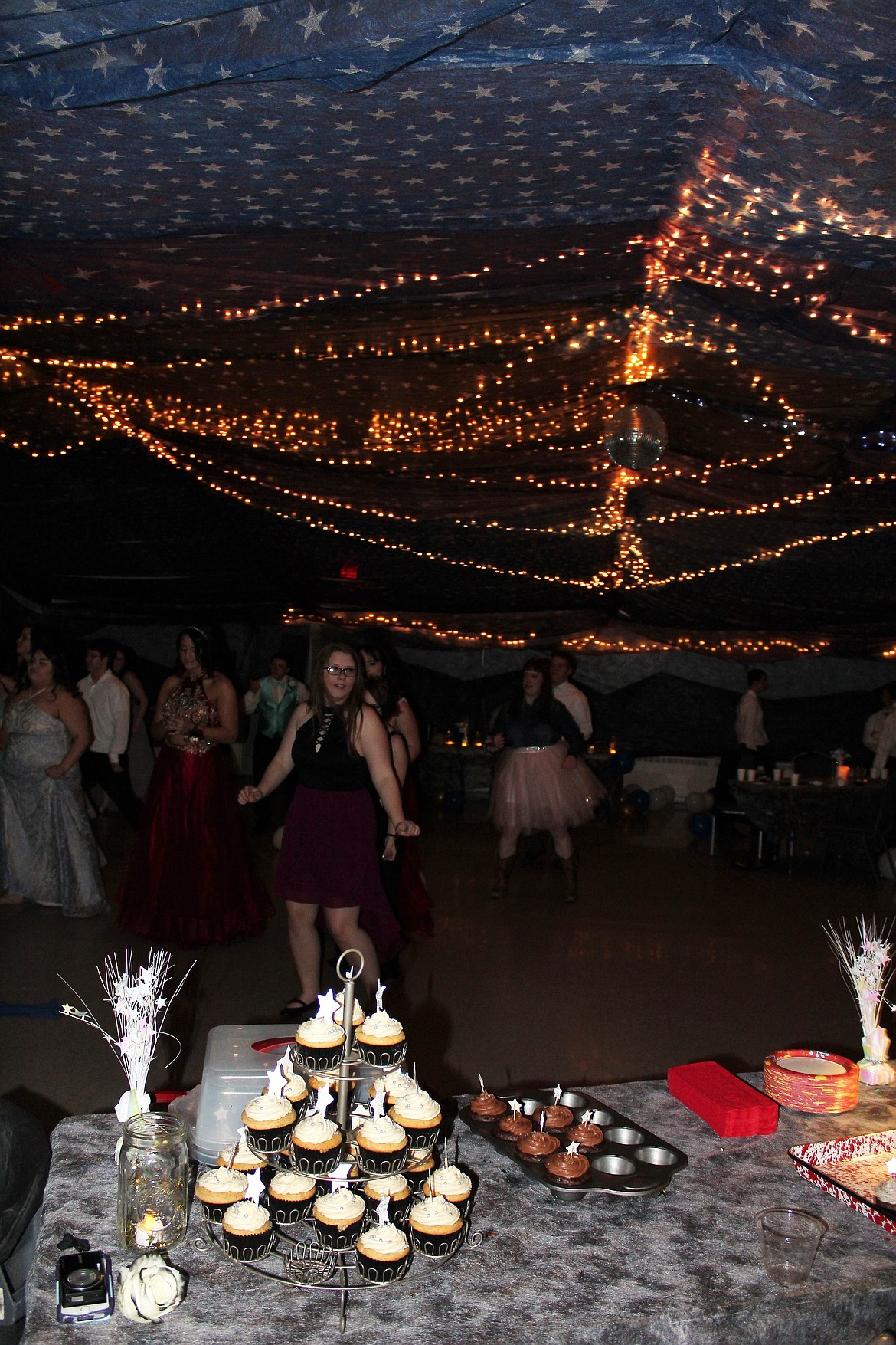 &#147;A Starry Starry Night&#148; was the theme of this year&#146;s prom in Superior held on March 18. Students also enjoyed yummy snacks of cupcakes and punch. (Photo by Frankie Kelly)