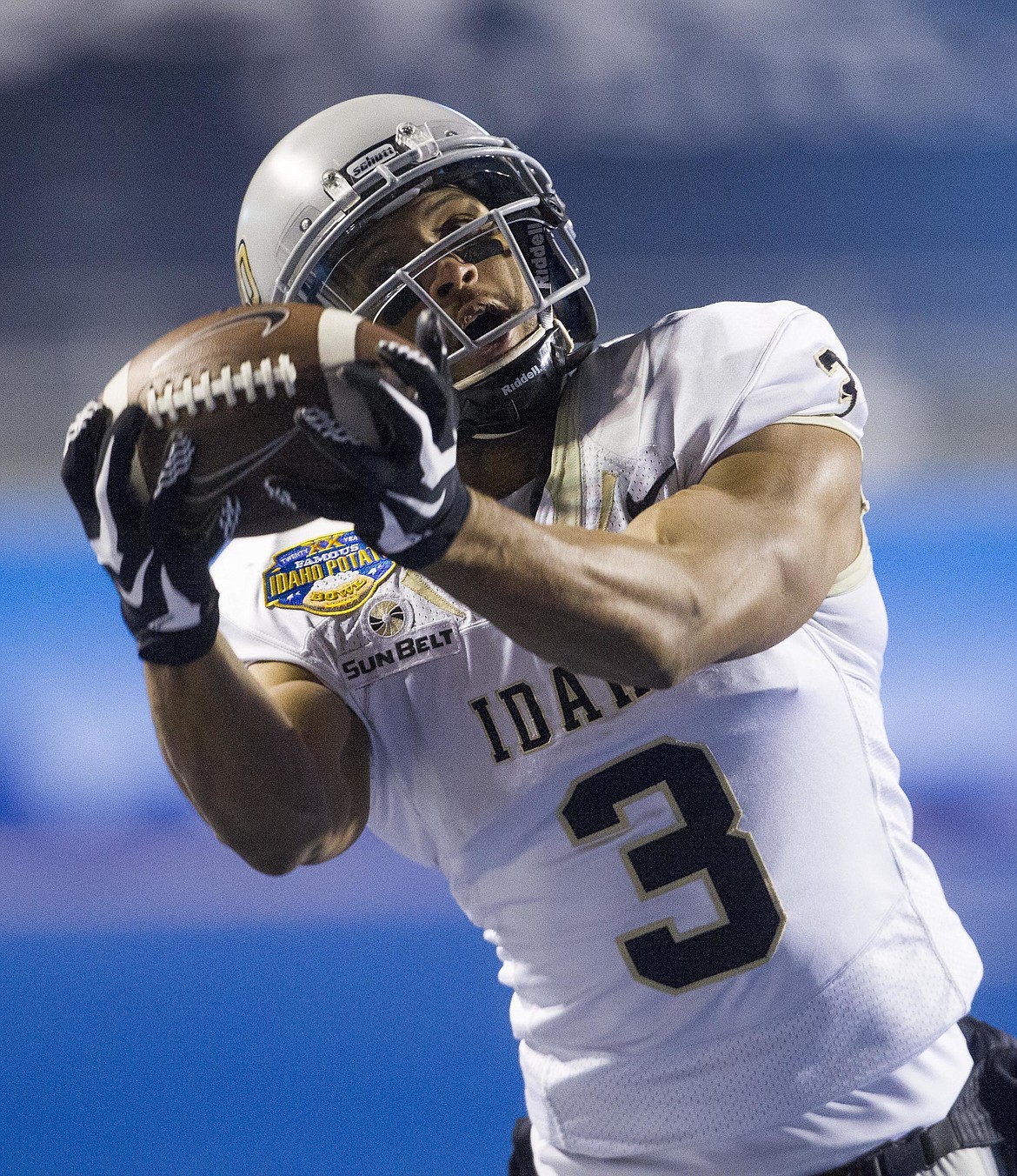 Idaho tight end Deon Watson catches a pass before being forced out of bounds at the 1-yard line by Colorado State in the Famous Idaho Potato Bowl NCAA college football game Thursday Dec. 22, 2016, in Boise, Idaho. (Darin Oswald/Idaho Statesman via AP)