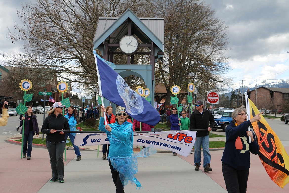 (Photo by MARY MALONE)
A few hundred community members joined the People's Climate March Saturday, sponsored by 350 Sandpoint and Idaho Conservation League.