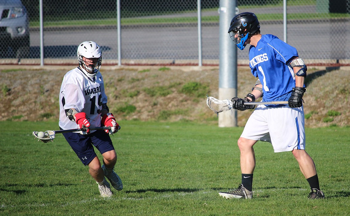 Photo by MANDI BATEMAN
Sam Thurman retrieves a ground ball and moves it up field.