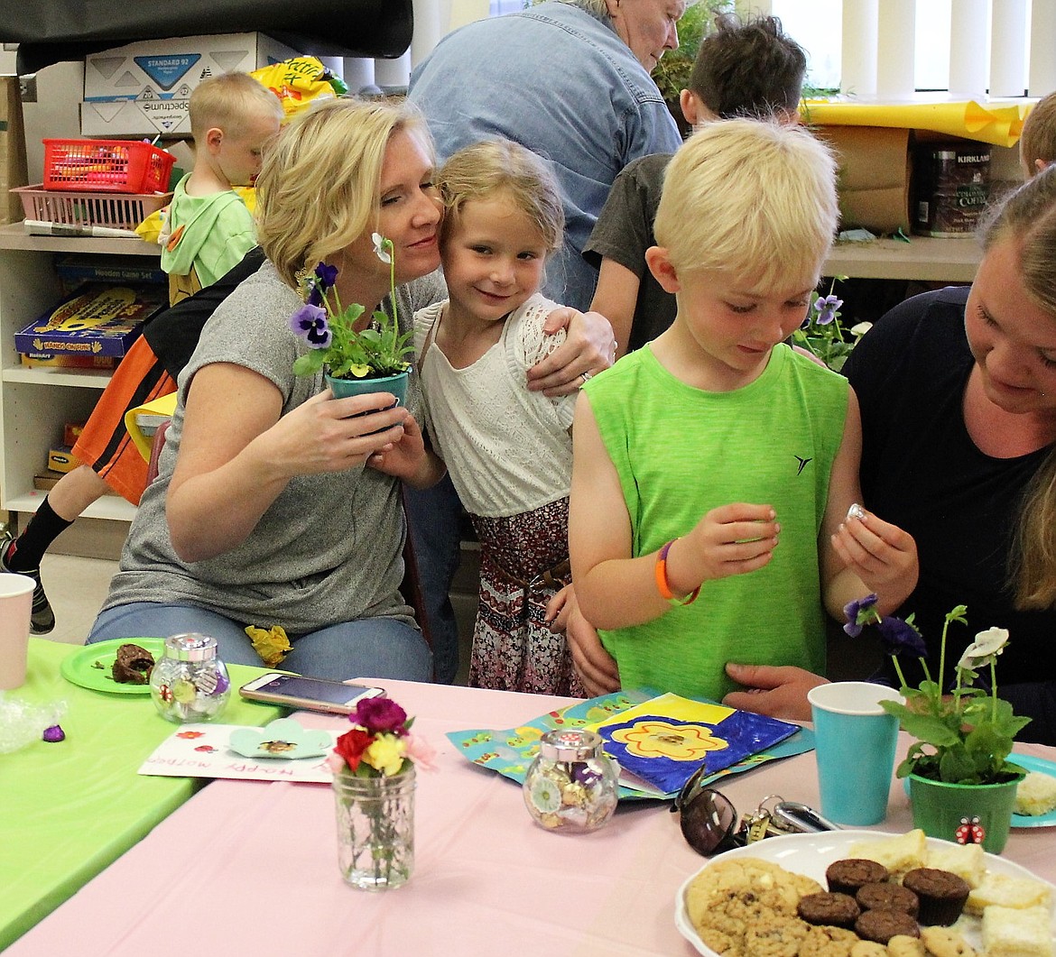 Hugs and tears were shared during a special Mother&#146;s Day celebration in Superior&#146;s kindergarten room. (Kathleen Woodford/Mineral Independent).