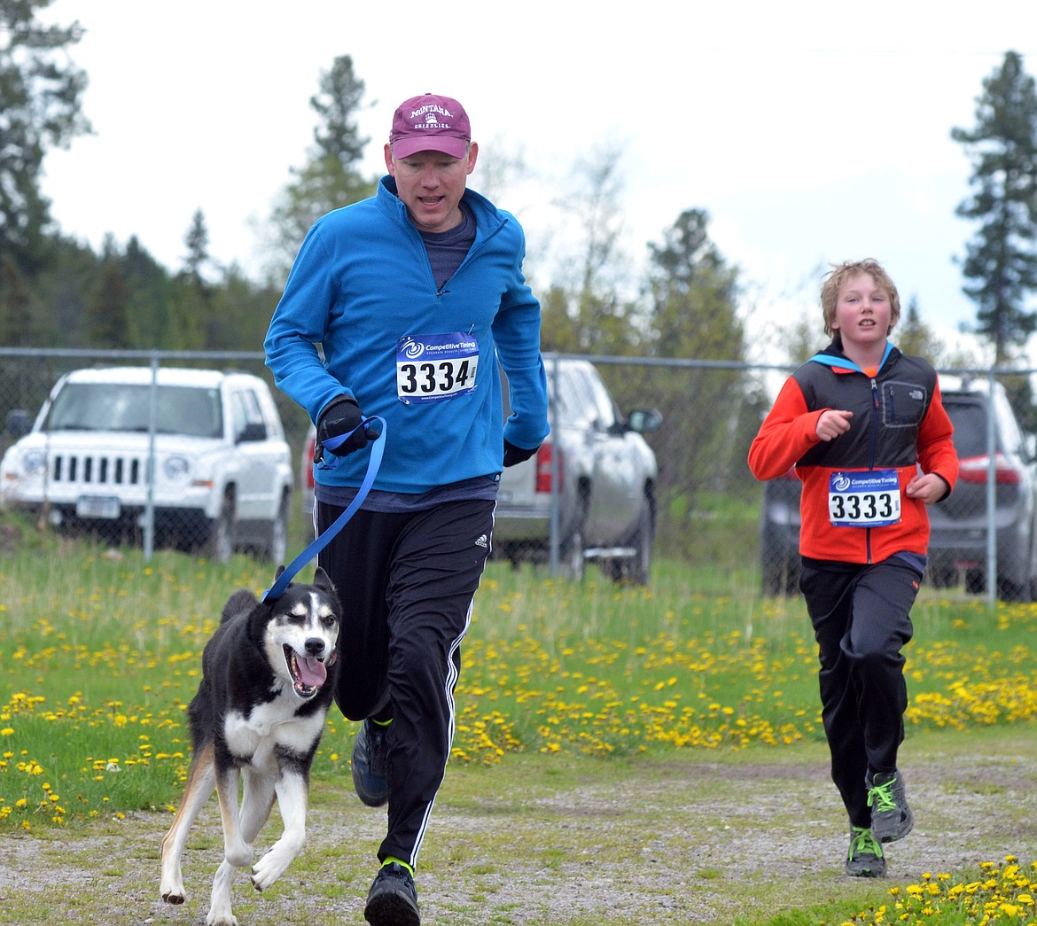 Runners and their dogs competed in the 8th annual WAG race Sunday morning at the Whitefish Hugh Rogers WAG dog park. (Heidi Desch/Whitefish Pilot)