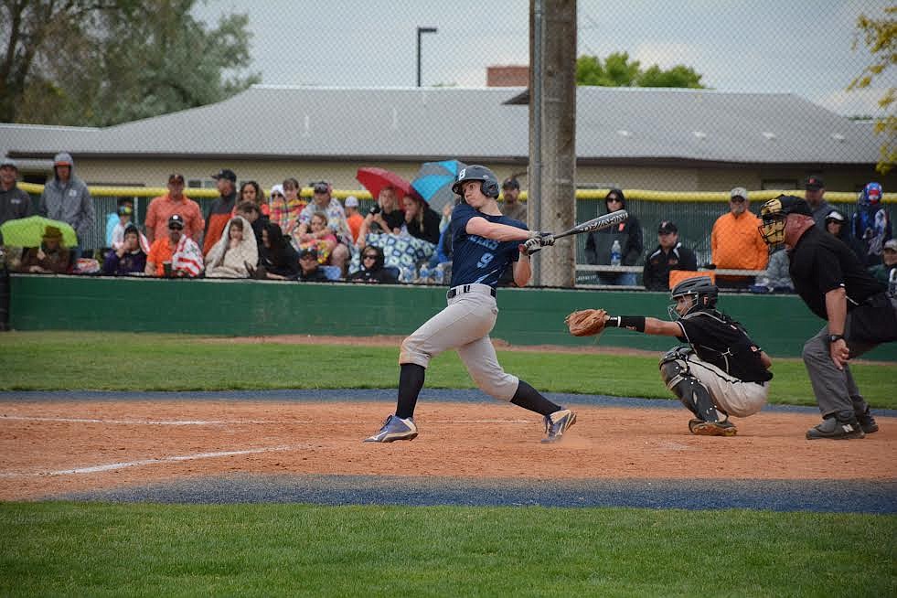 Kevin Gray up at bat during state championships.