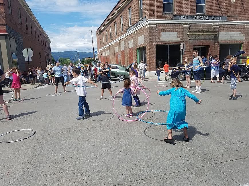 Photo by Tanna Larsen
Both children and adults enjoyed participating in the Hula Hoop contest.