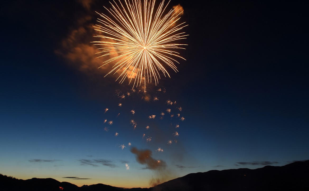 The Whitefish Chamber of Commerce&#146;s annual Fourth of July fireworks show over Whitefish Lake. (Heidi Desch/Whitefish Pilot)