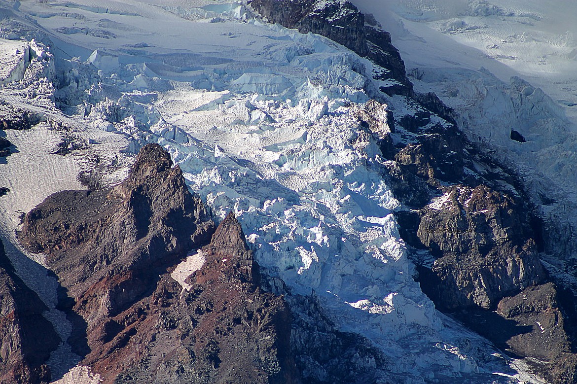 Photo courtesy of ROC DOC TRAVEL
Glacier tumbling over cliff on Mount Rainier.