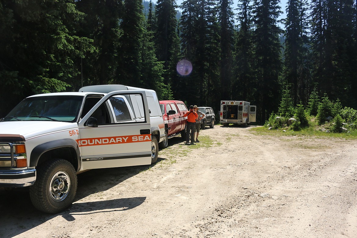 Photo by Mandi Bateman
Boundary Ambulance arrives at Command Base.