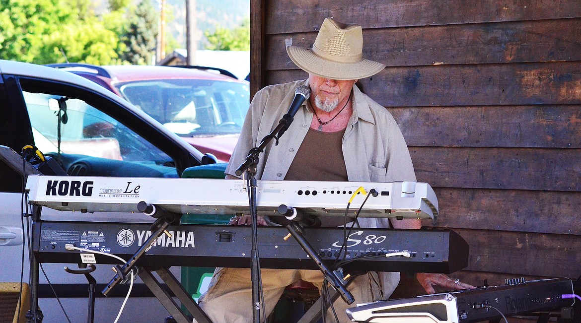 Craig Barton of &#145;Bret and Barton&#146; taking the lead vocals during this rendition of Sammy Kershaws &#145;Third rate romance&#146;