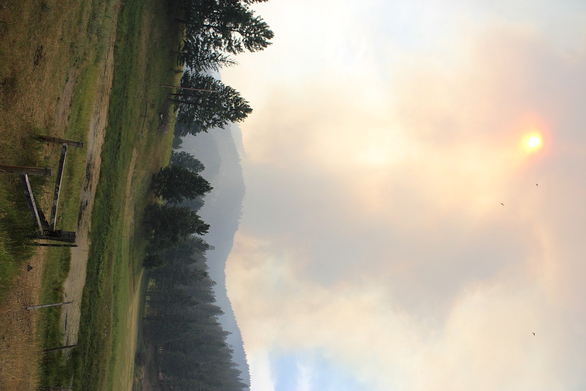 The Sunrise Fire off Quartz Loop Road on Wednesday, July 26 moments before evacuation orders were announced. (Kathleen Woodford/Mineral Independent).