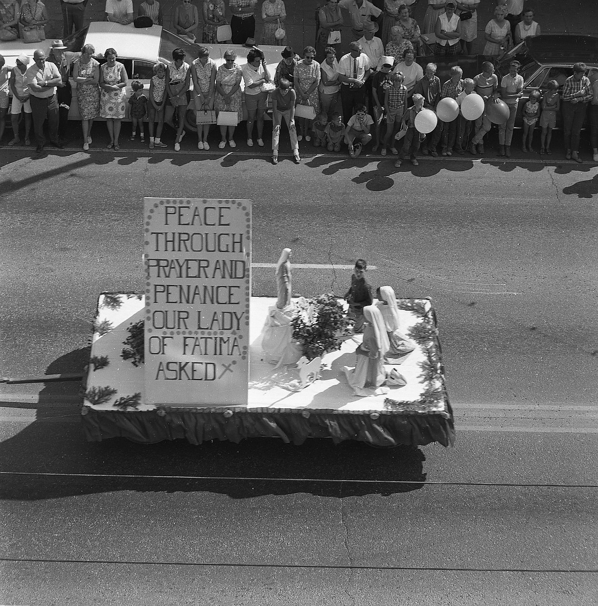 The Blue Army entry from St. Matthews School featured a message about Our Lady of Fatima. The float won first-place in the religious category.