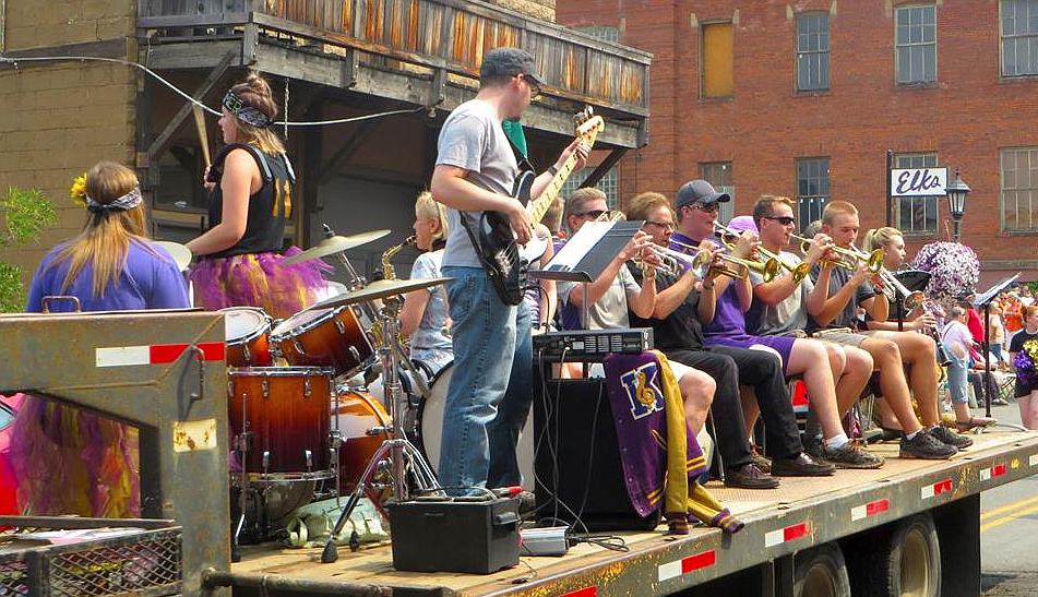 Photos by Stephen Shepperd 
The Kellogg High School Alumni Band during the KHS All-Class Reunion Parade last Saturday.