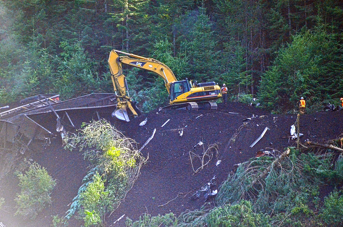 Montana Rail Link carrier train derailed across from MM8 on HWY 200. Photo Credit Erin Jusseaume Clark Fork Valley Press