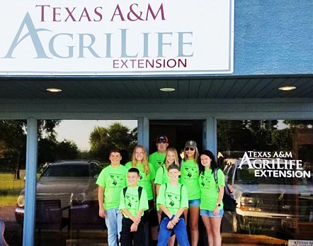 The Sulpher Springs 4-H exchange group ready for their trip to Sanders County. Front row, left to right: Braden Lennon, Jeremy Bridges; middle row, Jace Mayers, Kendall Blake, Honesty Bridges, Elida Miller, Maddie Holt; back row, Wesley McDonald. (Photo courtesy of Juli Thurston)