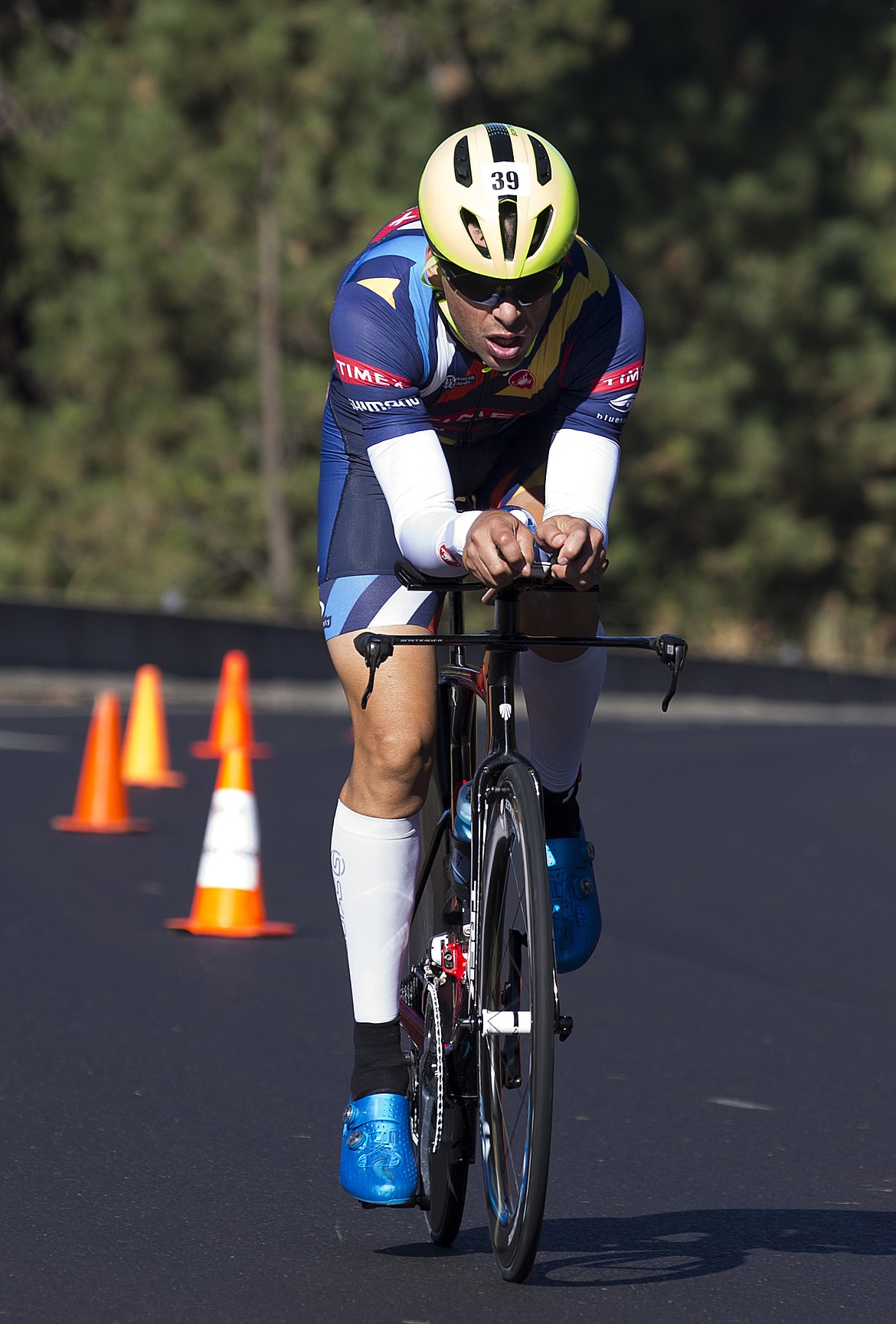 LOREN BENOIT/Press

Roger Thompson, of Spokane, Wash. speeds down Mica Grade during Ironman Coeur d&#146;Alene on Sunday.