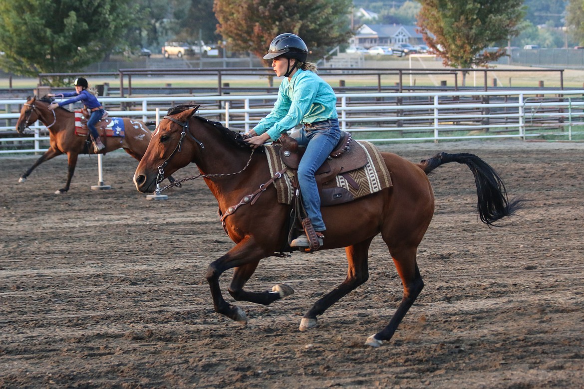 Photo by Mandi Bateman
Markynn Pluid in the foreground, versus Shayyn Richars in the background during the Keyhole Race.